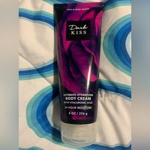 Bath and Body Works Dark Kiss Ultimate Hydration Body Cream